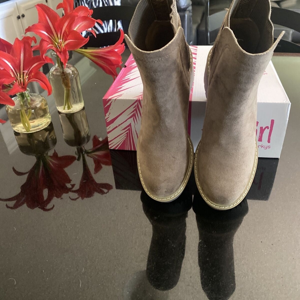 Woman boots